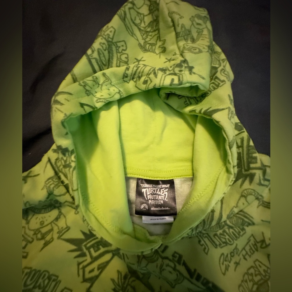 2/$20 Ninja Turtles Hoodie Boys Medium (7-8) bright green - Picture 2 of 3